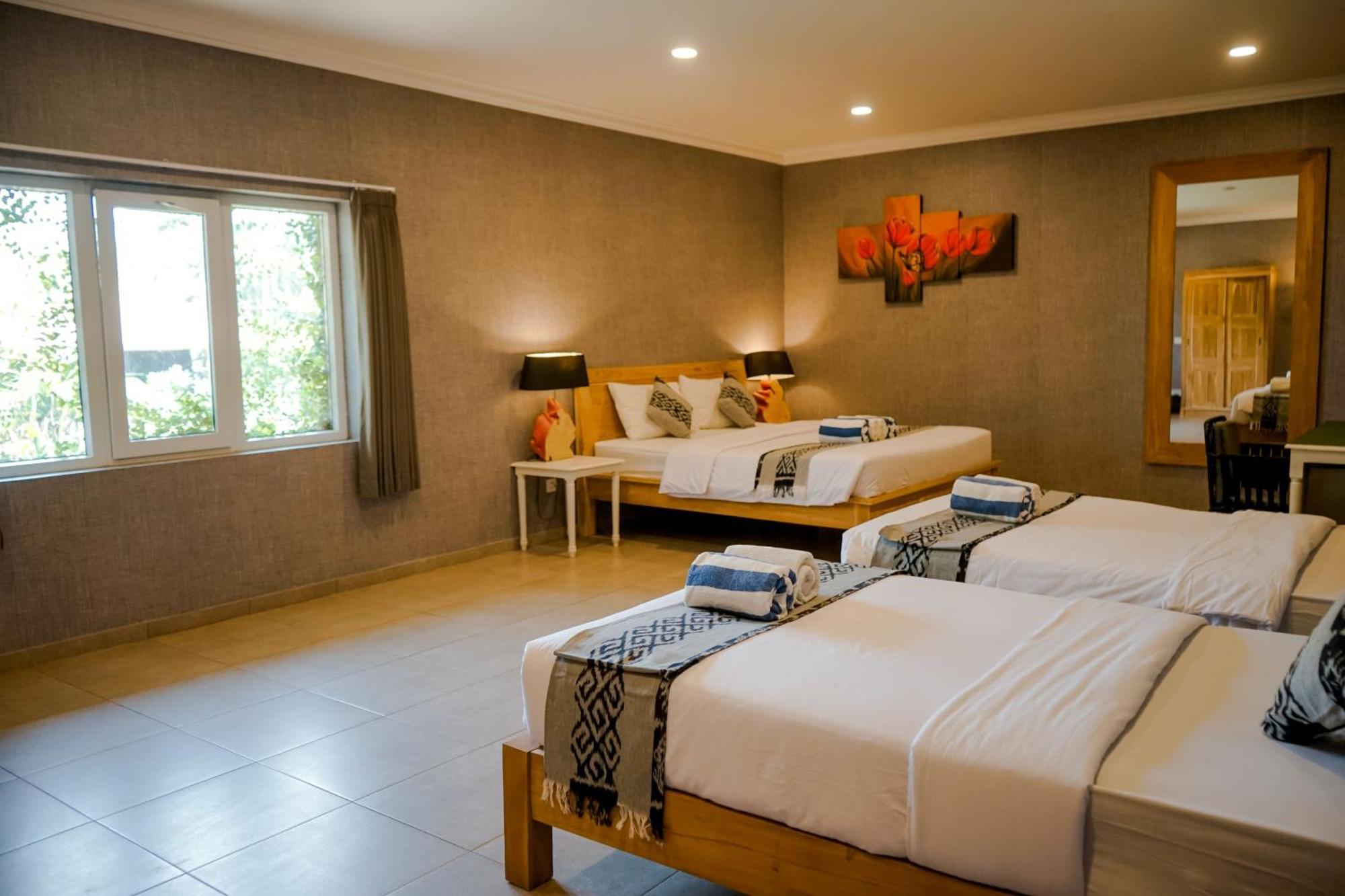 Coconut Lodge Resort Jepara Exterior photo